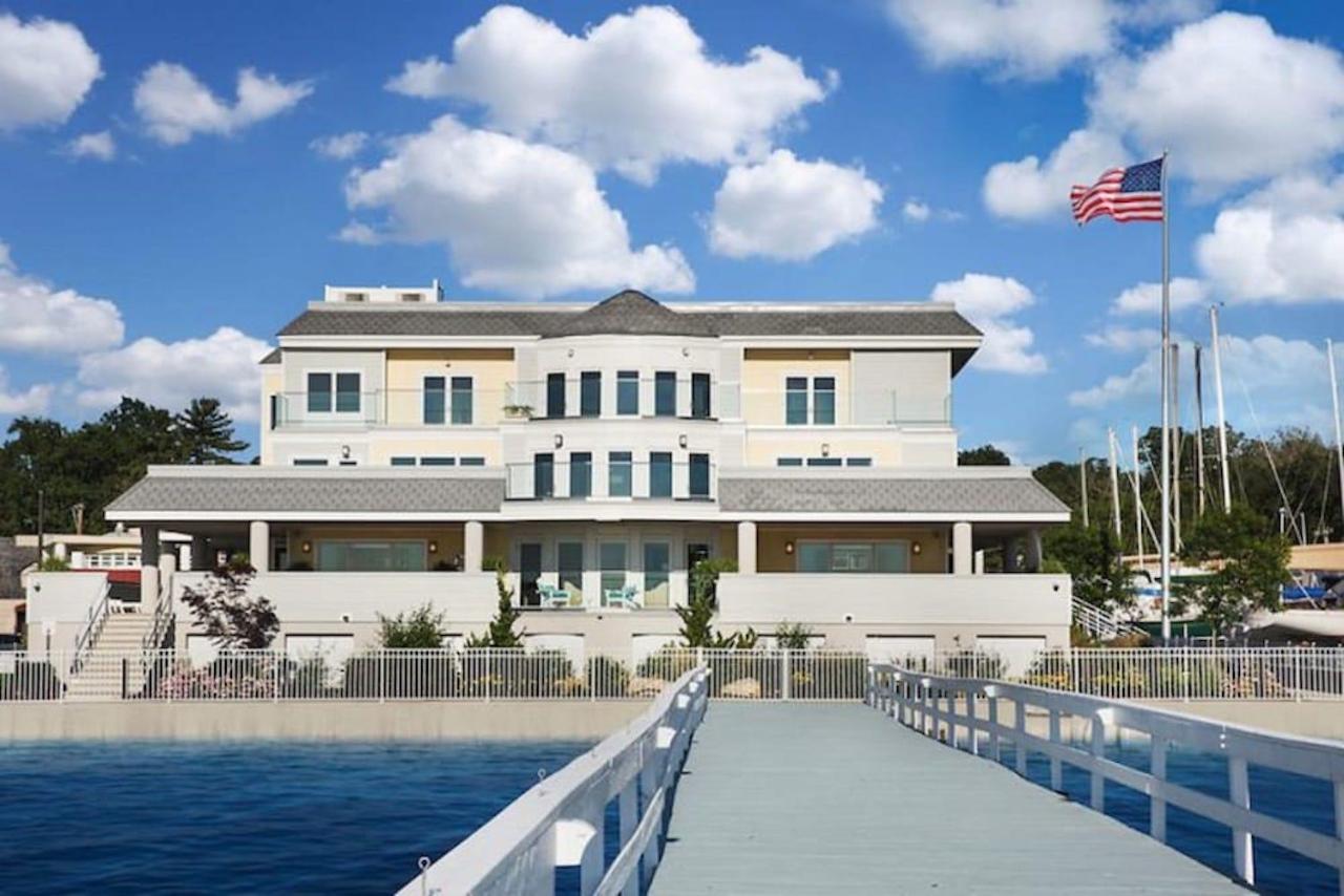 Fathoms Hotel & Marina Port Washington 외부 사진